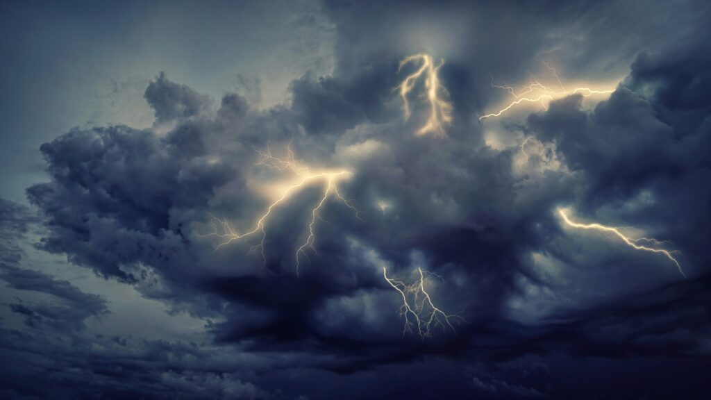 lightning-storm-impact-of-weather-on-marine-insurance-claims